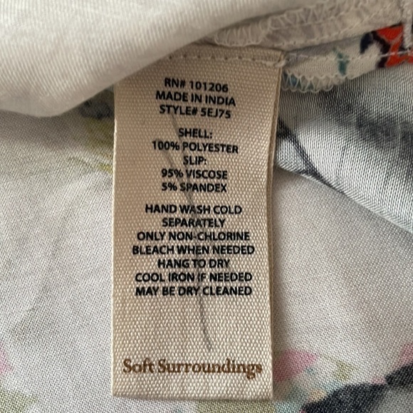 Soft Surroundings Beaded Floral soft flowy Tunic size Small - Picture 9 of 9